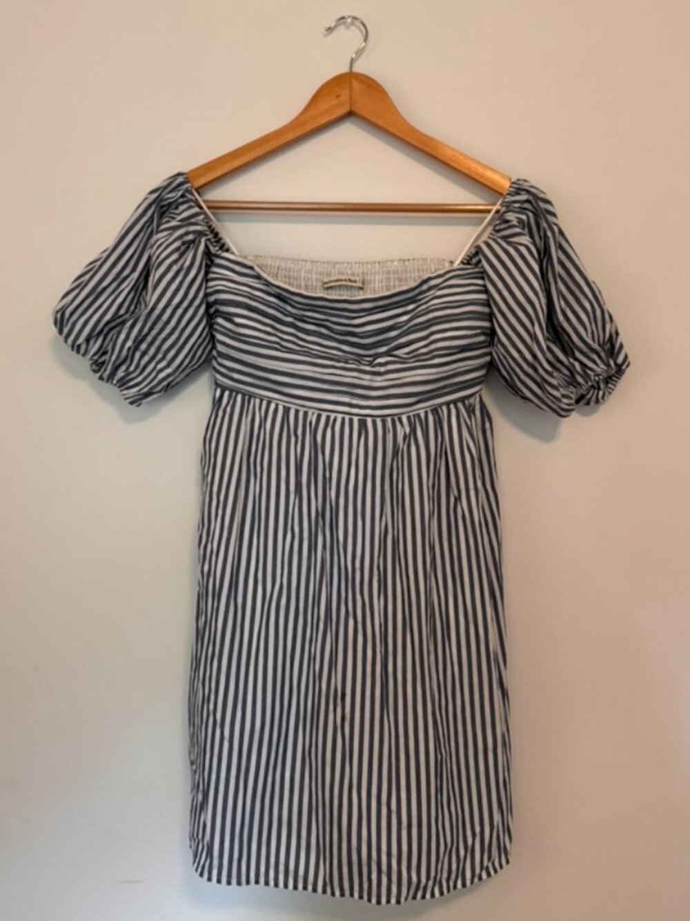 Abercrombie & Fitch blue and white stripped dress with puff sleeves